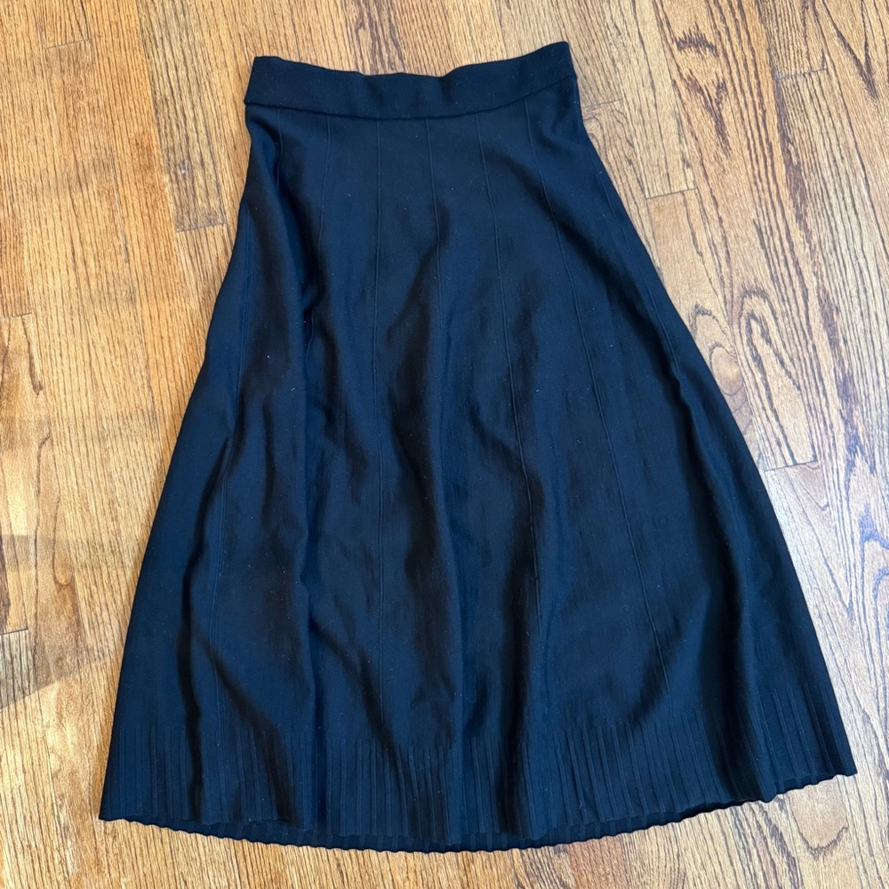 Maison Ullens Black Midi A-Line Skirt with Ribbed Texture for Work